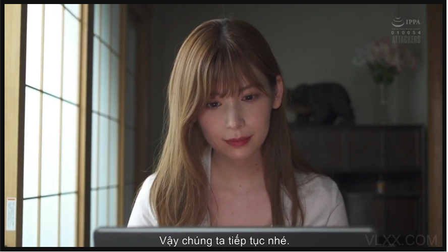 Quá khứ không thể nói của em đồng nghiệp cực xinh